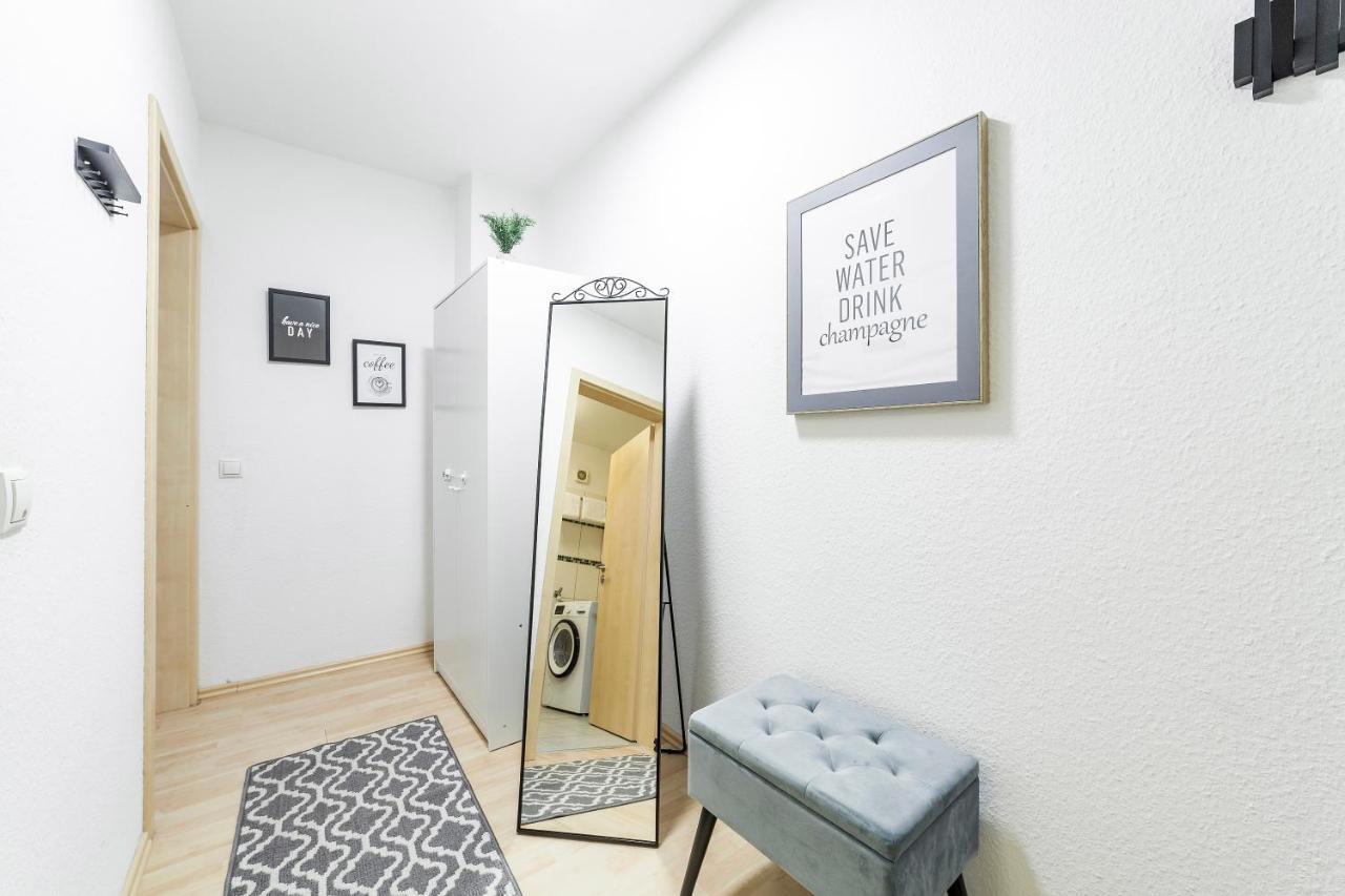 Dehome - Laguna - Stay By Central Station โคเบลนซ์ ภายนอก รูปภาพ